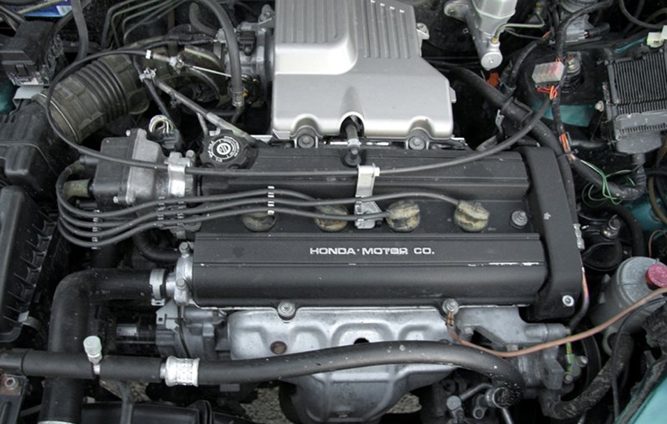 Под капотом двигатель Honda B20B (Z).
