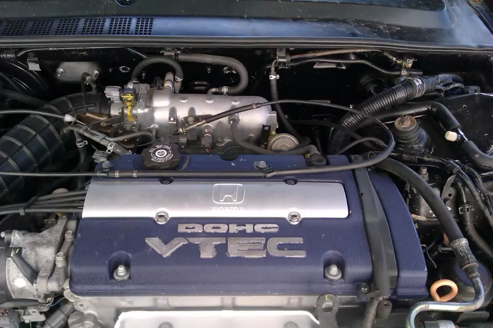 Под капотом двигатель Honda H23A
