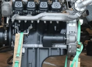 Двигатель Mercedes OM422 крупный план