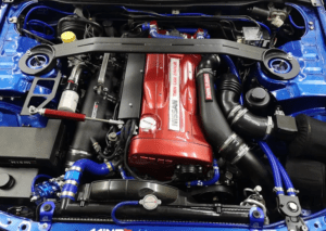 Под капотом двигатель Nissan RB26DETT.