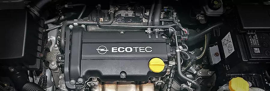 Подкапотное пространство с двигателем Opel Z12XEP