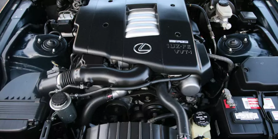 Под капотом двигатель Toyota 1UZ