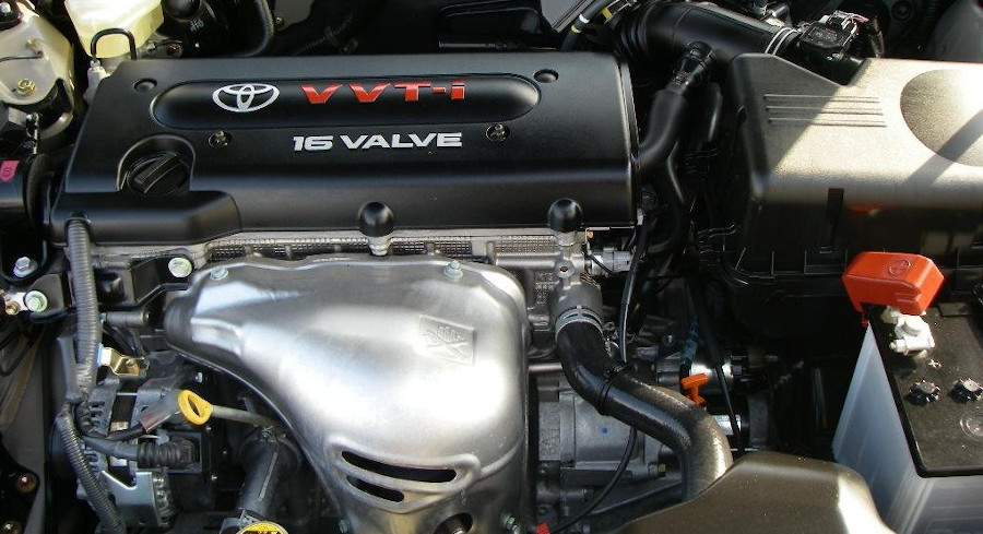 Под капотом двигатель Toyota 2AZ