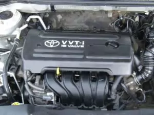 Под капотом двигатель Toyota 3ZZ-FE.